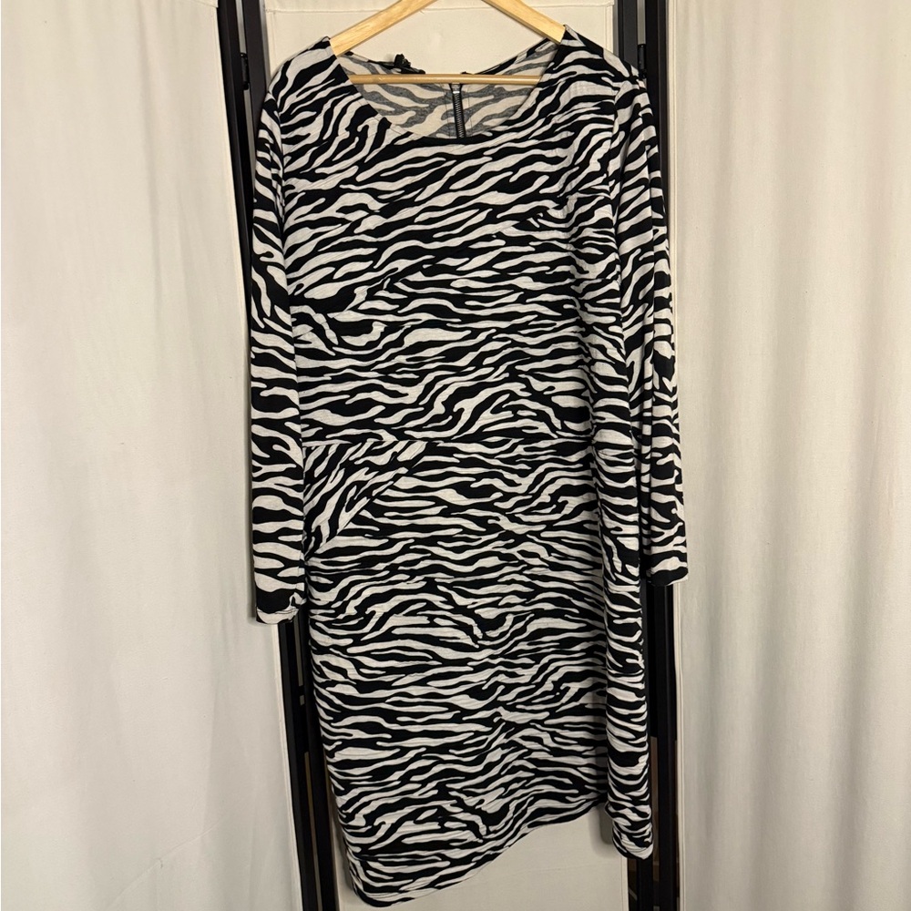 3/$10 INC Zebra Print Black & White Long Sleeve Dress